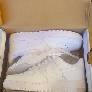 All white wmns air force one 7 1/2
